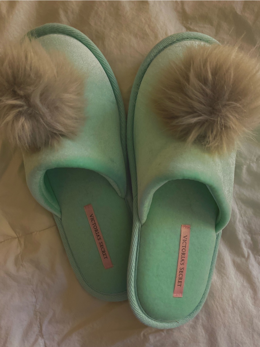 Victoria's Secret Mint Green Pom-Pom Plush Slippers. New. Size Medium ( 8) NWT